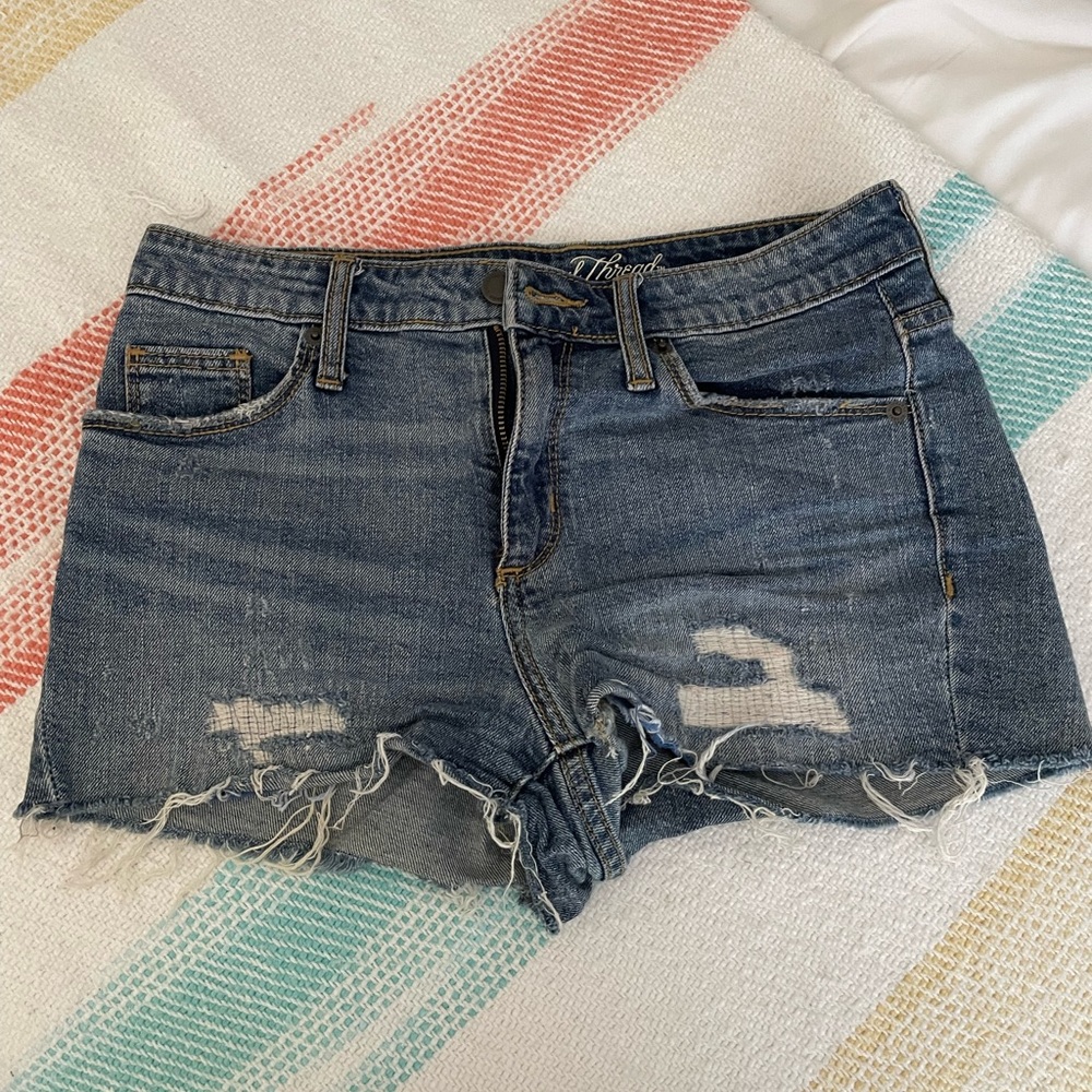 Distressed cropped shorts